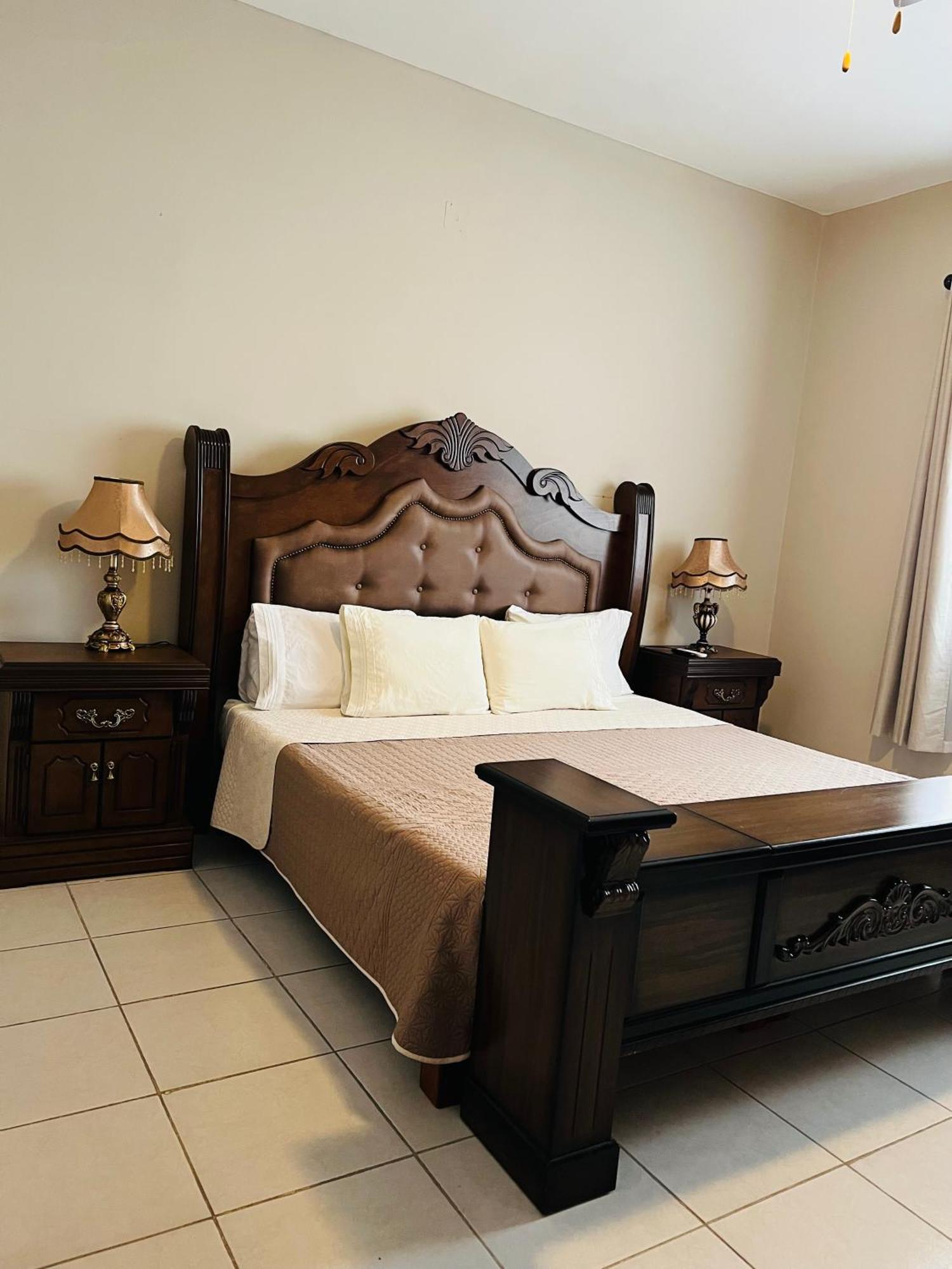Hosteria Casa Marquez Леон Экстерьер фото